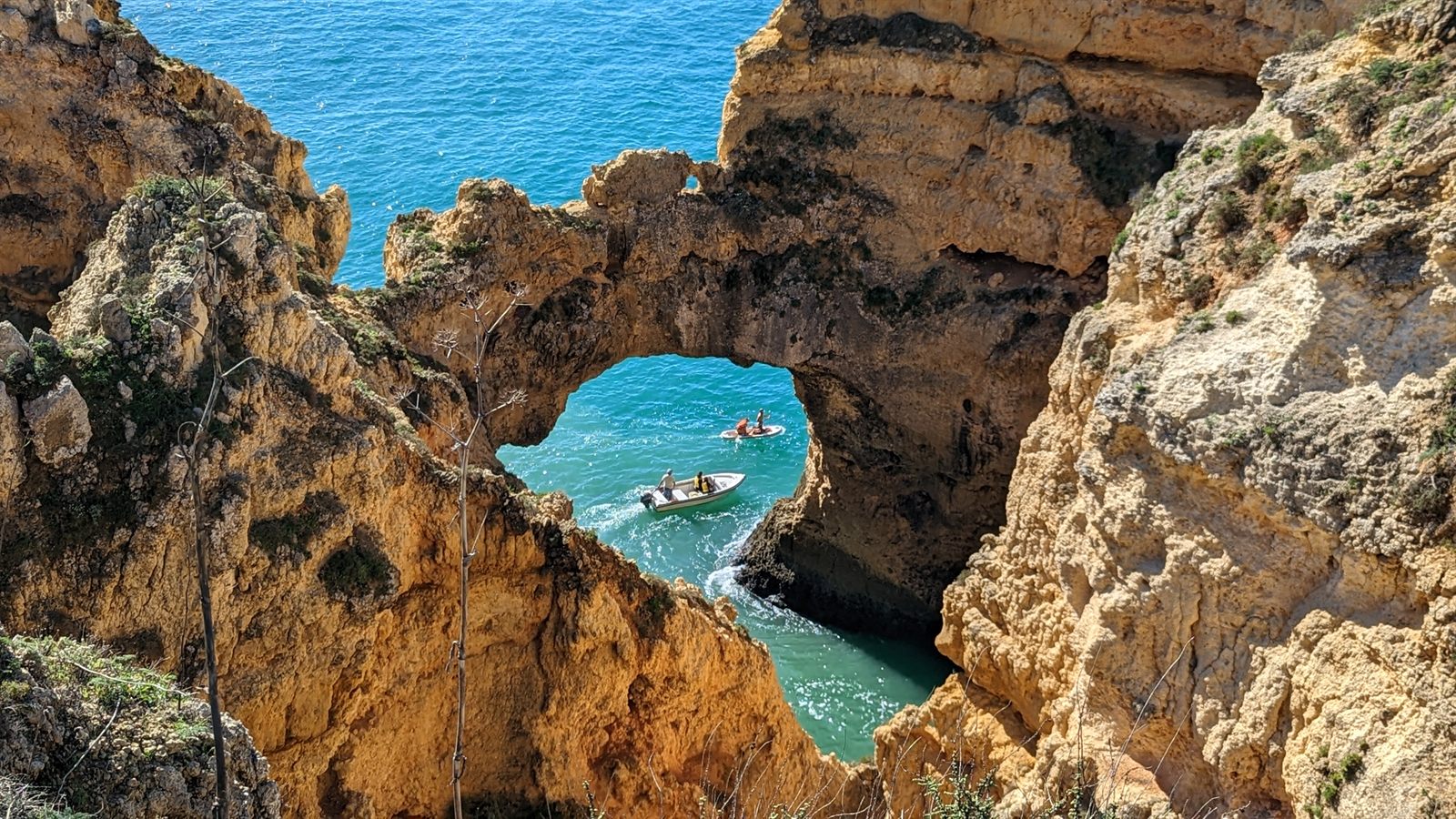 Arco de pedra natural
